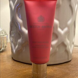 Molton Brown Fiery Pink Pepper Cream with Gold Cap